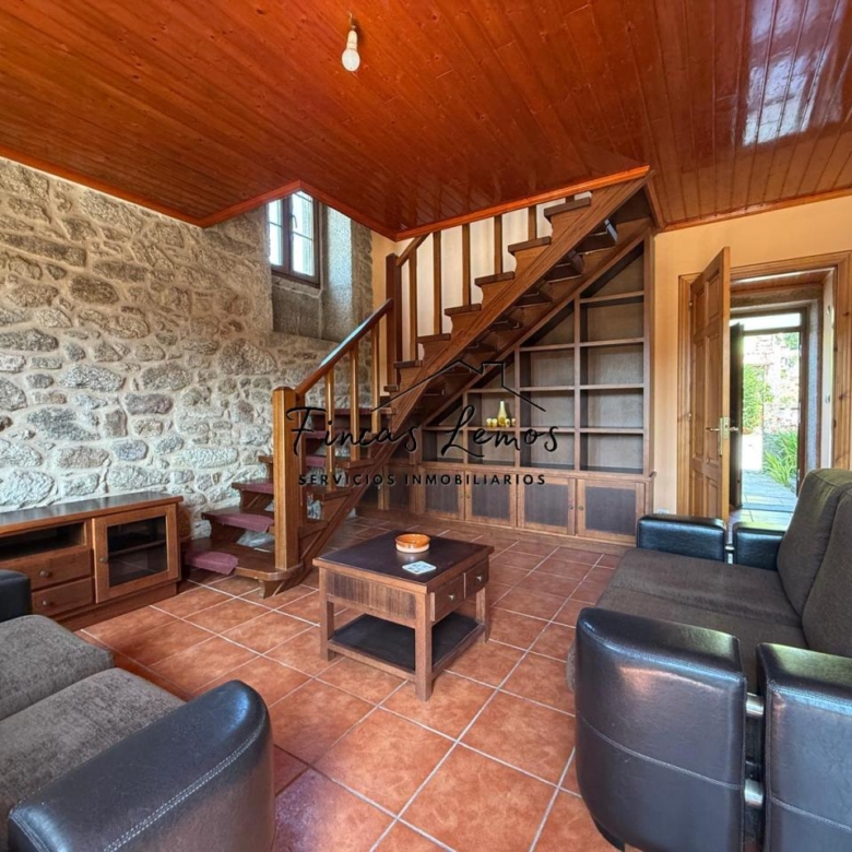 Encantadora casa de piedra en Calabanda, Vimianzo – 166 m² con finca de 720 m²