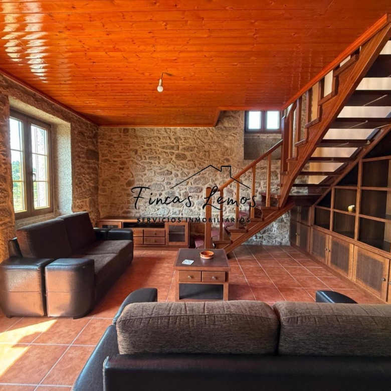 Encantadora casa de piedra en Calabanda, Vimianzo – 166 m² con finca de 720 m²