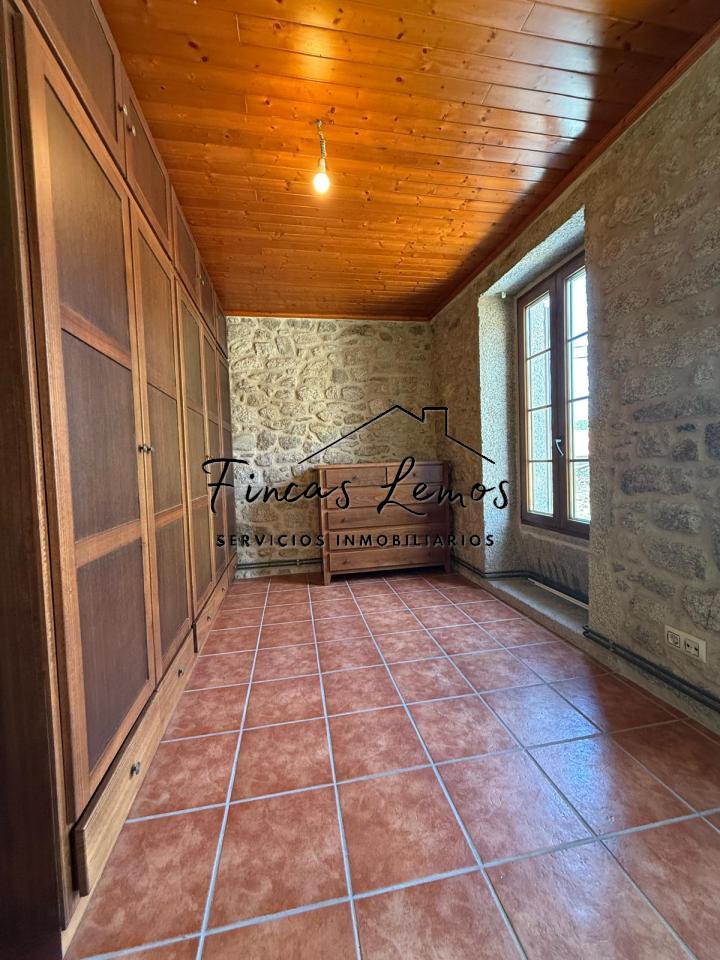 175250927471900041864_175250800562 Encantadora casa de piedra en Calabanda, Vimianzo – 166 m² con finca de 720 m²