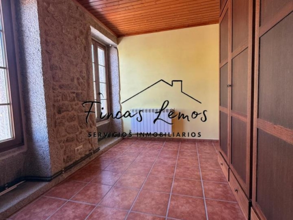Encantadora casa de piedra en Calabanda, Vimianzo – 166 m² con finca de 720 m²