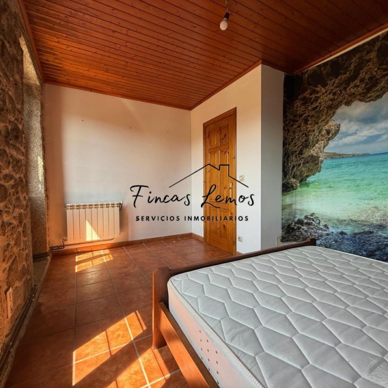 Encantadora casa de piedra en Calabanda, Vimianzo – 166 m² con finca de 720 m²