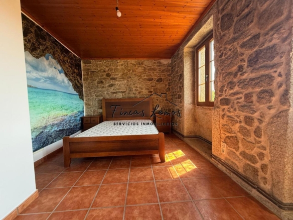 Encantadora casa de piedra en Calabanda, Vimianzo – 166 m² con finca de 720 m²