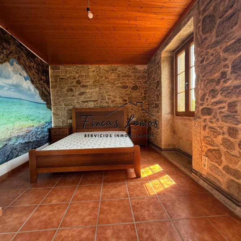 Encantadora casa de piedra en Calabanda, Vimianzo – 166 m² con finca de 720 m²