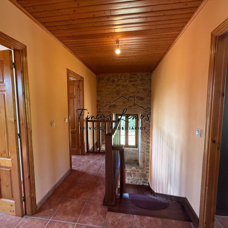 Encantadora casa de piedra en Calabanda, Vimianzo – 166 m² con finca de 720 m²