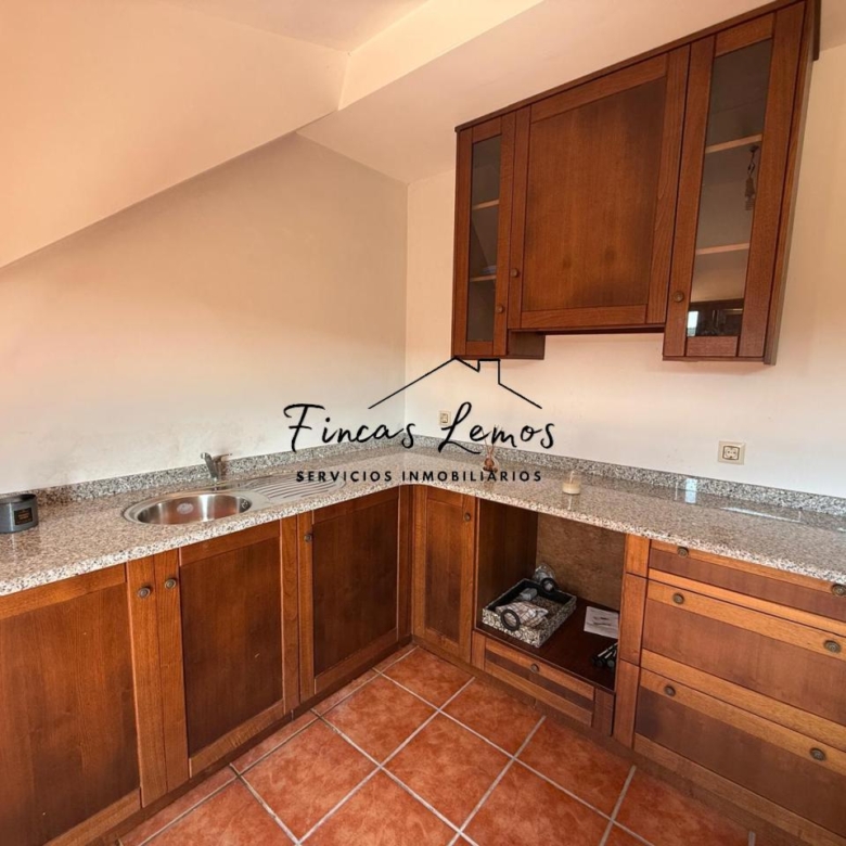Encantadora casa de piedra en Calabanda, Vimianzo – 166 m² con finca de 720 m²
