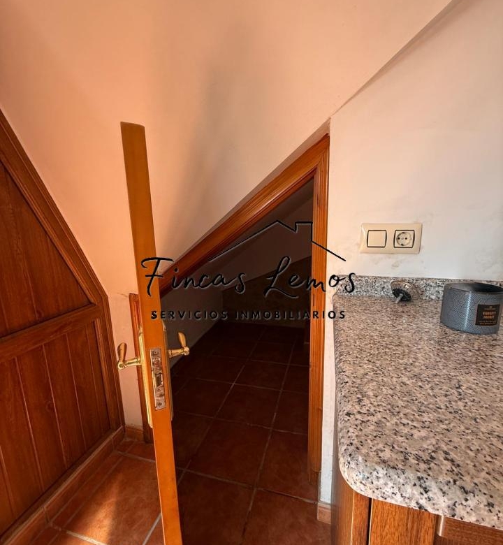 Encantadora casa de piedra en Calabanda, Vimianzo – 166 m² con finca de 720 m²