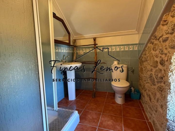 Encantadora casa de piedra en Calabanda, Vimianzo – 166 m² con finca de 720 m²
