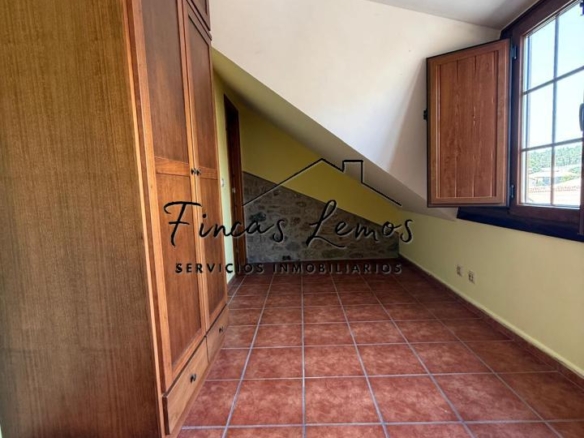 Encantadora casa de piedra en Calabanda, Vimianzo – 166 m² con finca de 720 m²
