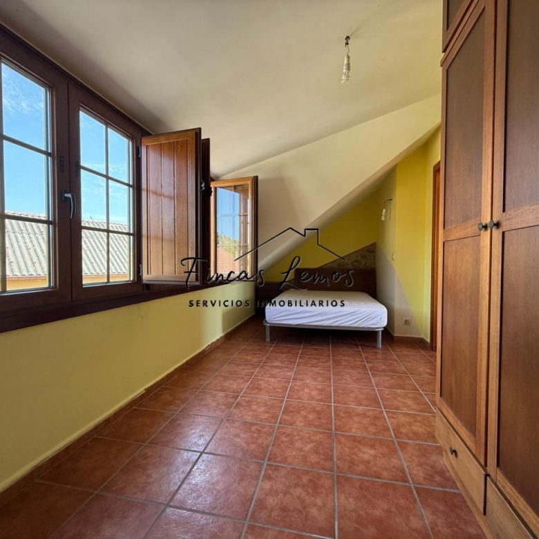 Encantadora casa de piedra en Calabanda, Vimianzo – 166 m² con finca de 720 m²