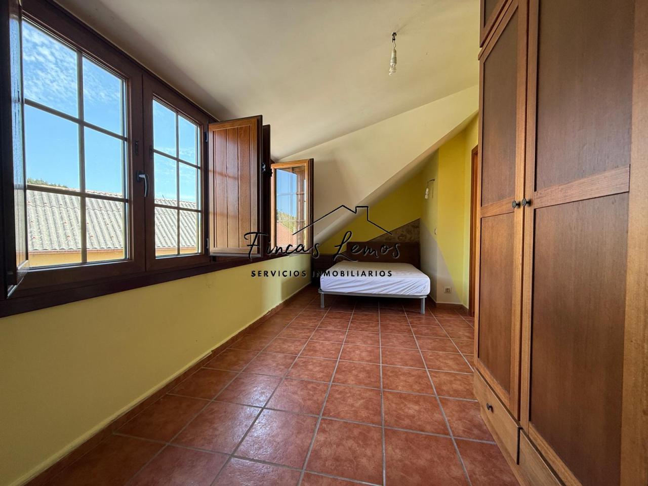 175250929260700041864_175250802666 Encantadora casa de piedra en Calabanda, Vimianzo – 166 m² con finca de 720 m²
