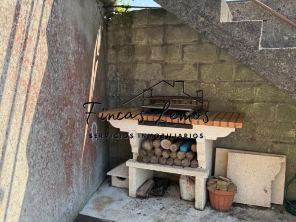 Encantadora casa de piedra en Calabanda, Vimianzo – 166 m² con finca de 720 m²
