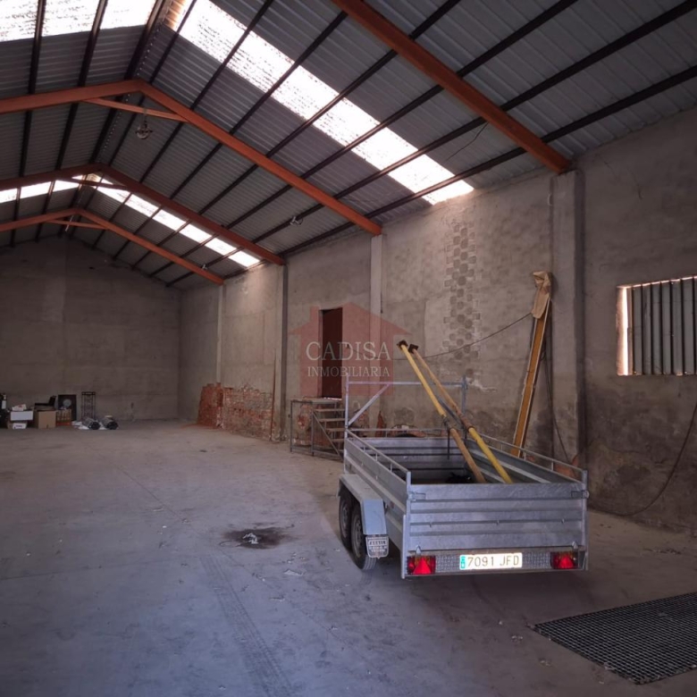 NAVE EN ALQUILER EN VILLARES PUEBLO CENTRO