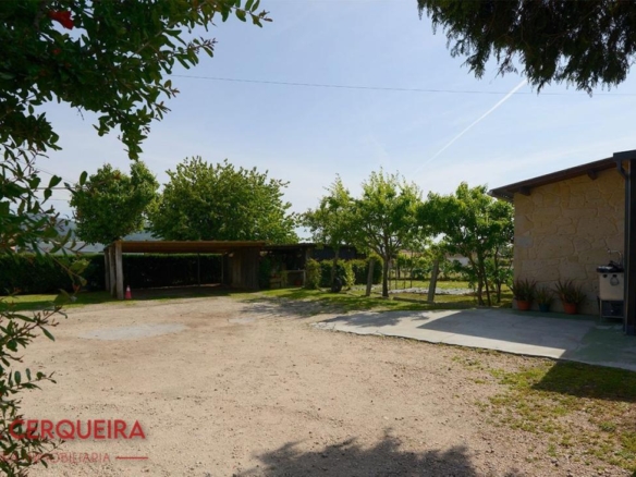 ¡VIVE, EMPRENDE O INVIERTE! CASA DE PIEDRA CON PISCINA Y AMPLIA FINCA EN TOMIÑO