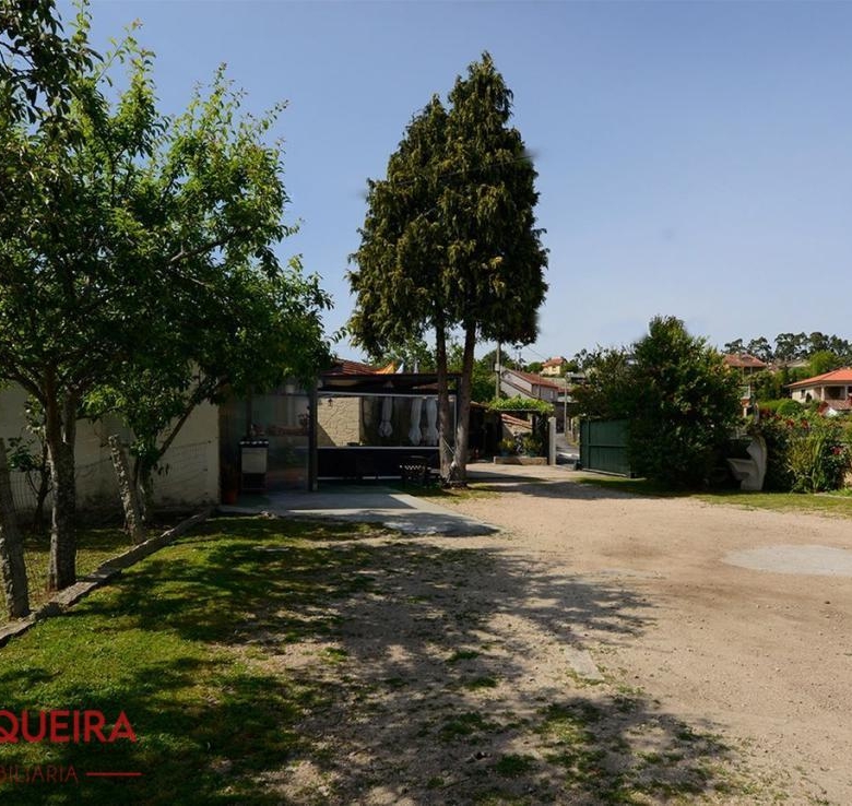 ¡VIVE, EMPRENDE O INVIERTE! CASA DE PIEDRA CON PISCINA Y AMPLIA FINCA EN TOMIÑO