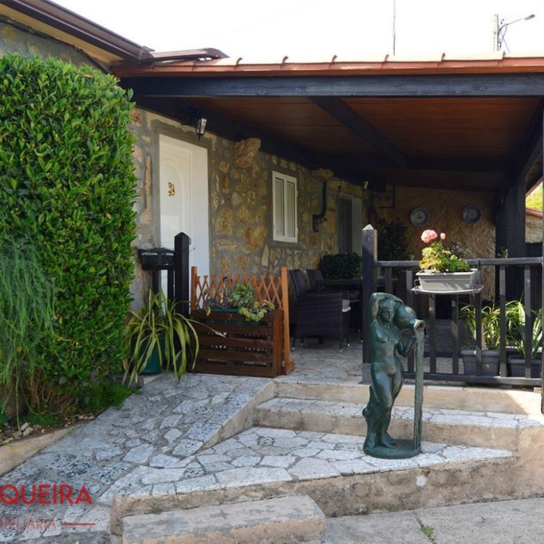 ¡VIVE, EMPRENDE O INVIERTE! CASA DE PIEDRA CON PISCINA Y AMPLIA FINCA EN TOMIÑO