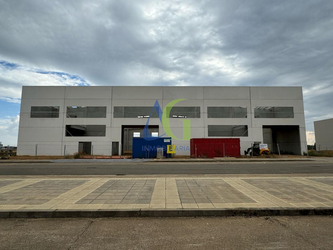 175378019760300027497_174369683909 SE ALQUILA NAVE NUEVA DE 3.000M EN VILLADANGOS DEL PARAMO