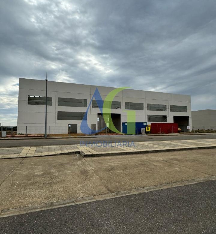 SE ALQUILA NAVE NUEVA DE 3.000M  EN VILLADANGOS DEL PARAMO