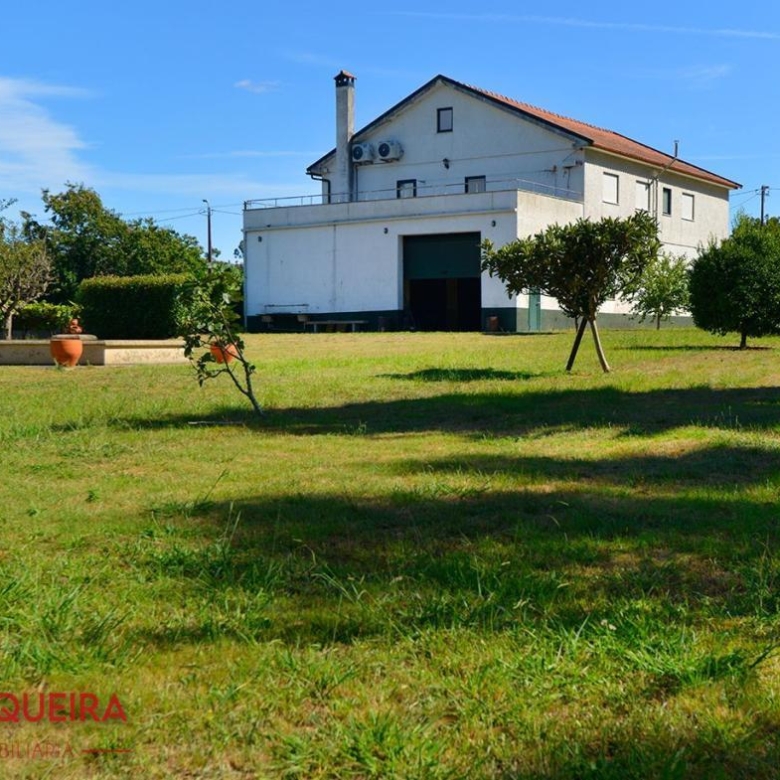 GRAN VIVIENDA EN VALENÇA CON 6.000 m² DE TERRENO – IDEAL PARA CASA RURAL
