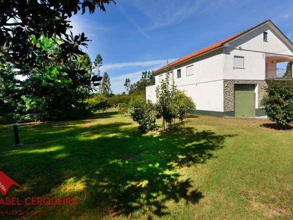 GRAN VIVIENDA EN VALENÇA CON 6.000 m² DE TERRENO – IDEAL PARA CASA RURAL