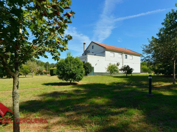 GRAN VIVIENDA EN VALENÇA CON 6.000 m² DE TERRENO – IDEAL PARA CASA RURAL