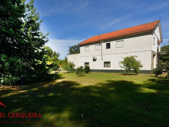 GRAN VIVIENDA EN VALENÇA CON 6.000 m² DE TERRENO – IDEAL PARA CASA RURAL