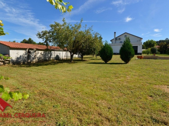 GRAN VIVIENDA EN VALENÇA CON 6.000 m² DE TERRENO – IDEAL PARA CASA RURAL