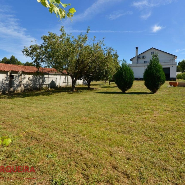 GRAN VIVIENDA EN VALENÇA CON 6.000 m² DE TERRENO – IDEAL PARA CASA RURAL
