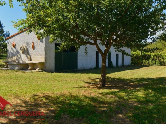 GRAN VIVIENDA EN VALENÇA CON 6.000 m² DE TERRENO – IDEAL PARA CASA RURAL