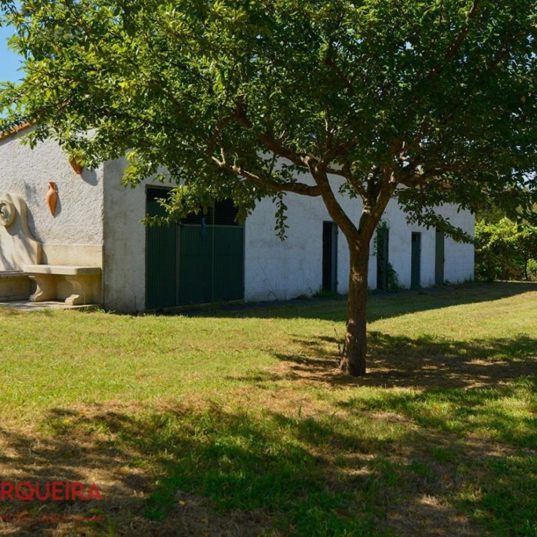 GRAN VIVIENDA EN VALENÇA CON 6.000 m² DE TERRENO – IDEAL PARA CASA RURAL