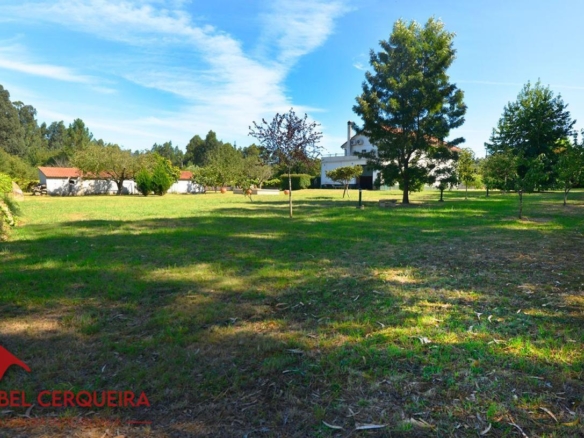 GRAN VIVIENDA EN VALENÇA CON 6.000 m² DE TERRENO – IDEAL PARA CASA RURAL
