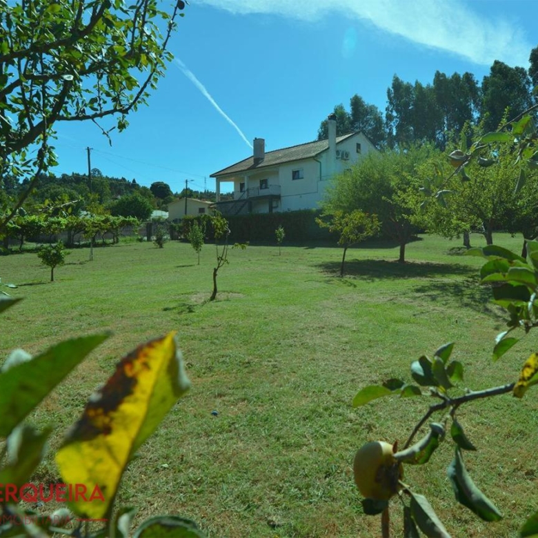 GRAN VIVIENDA EN VALENÇA CON 6.000 m² DE TERRENO – IDEAL PARA CASA RURAL