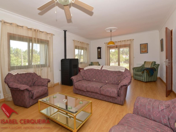 GRAN VIVIENDA EN VALENÇA CON 6.000 m² DE TERRENO – IDEAL PARA CASA RURAL