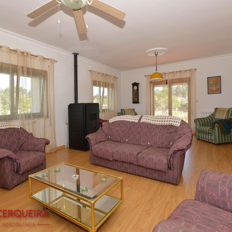 GRAN VIVIENDA EN VALENÇA CON 6.000 m² DE TERRENO – IDEAL PARA CASA RURAL