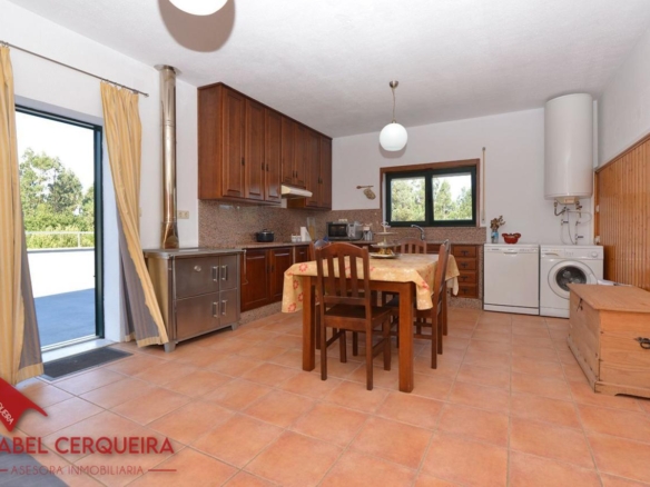 GRAN VIVIENDA EN VALENÇA CON 6.000 m² DE TERRENO – IDEAL PARA CASA RURAL