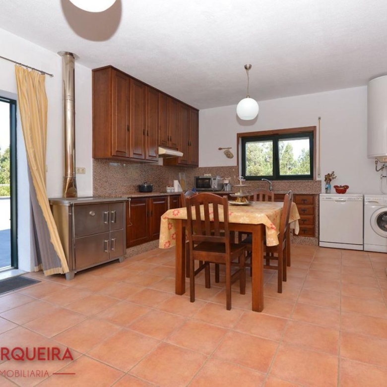 GRAN VIVIENDA EN VALENÇA CON 6.000 m² DE TERRENO – IDEAL PARA CASA RURAL