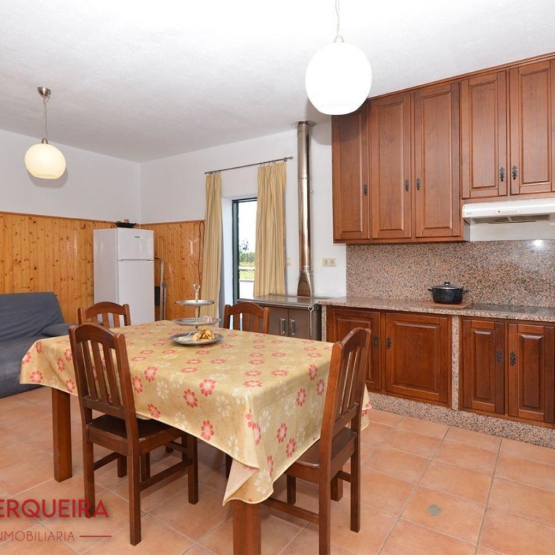 GRAN VIVIENDA EN VALENÇA CON 6.000 m² DE TERRENO – IDEAL PARA CASA RURAL