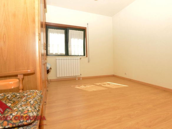 GRAN VIVIENDA EN VALENÇA CON 6.000 m² DE TERRENO – IDEAL PARA CASA RURAL