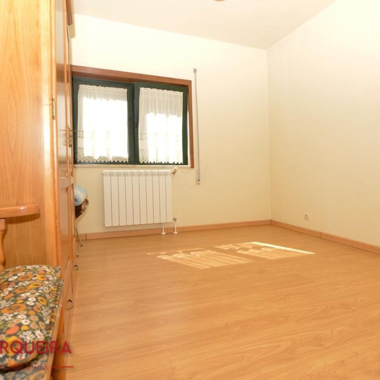 GRAN VIVIENDA EN VALENÇA CON 6.000 m² DE TERRENO – IDEAL PARA CASA RURAL