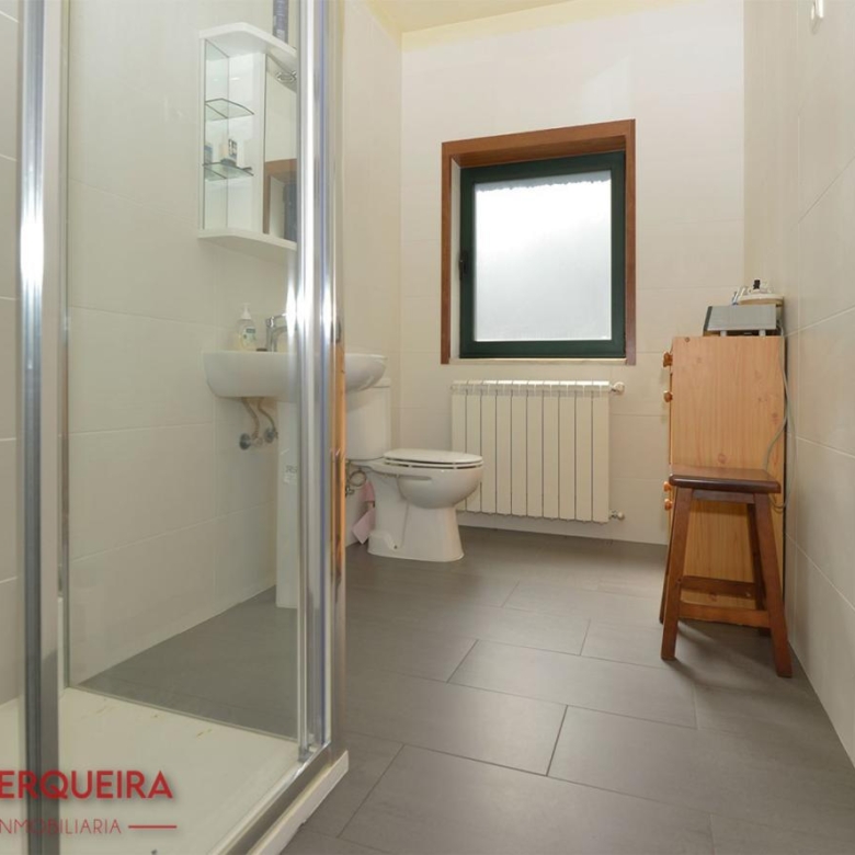 GRAN VIVIENDA EN VALENÇA CON 6.000 m² DE TERRENO – IDEAL PARA CASA RURAL