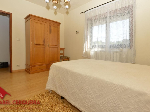 GRAN VIVIENDA EN VALENÇA CON 6.000 m² DE TERRENO – IDEAL PARA CASA RURAL