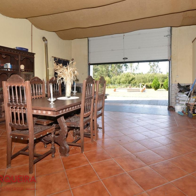 GRAN VIVIENDA EN VALENÇA CON 6.000 m² DE TERRENO – IDEAL PARA CASA RURAL
