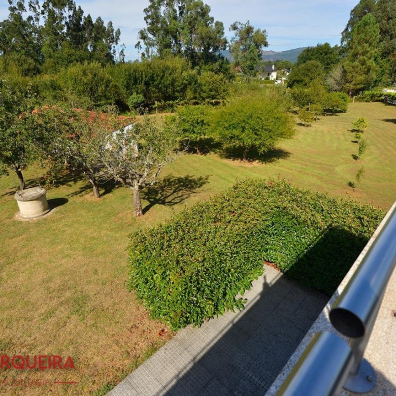 GRAN VIVIENDA EN VALENÇA CON 6.000 m² DE TERRENO – IDEAL PARA CASA RURAL