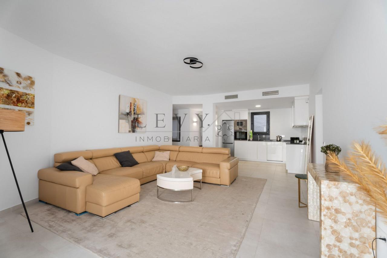 175507892449100165151_175507872542 Apartamento en Playa El Duque Puerto Banús Marbella