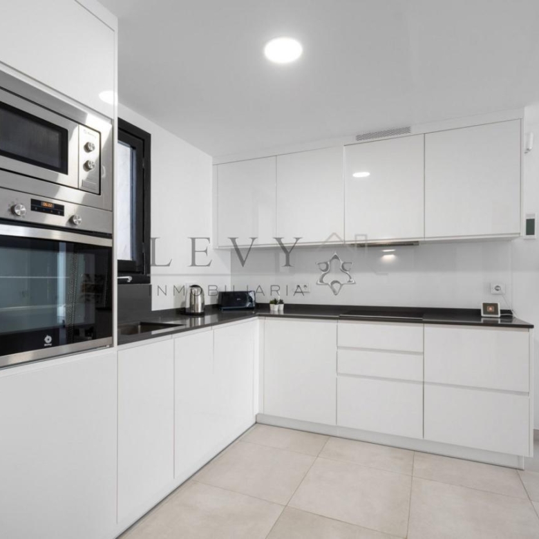 Apartamento en Playa El Duque Puerto Banús Marbella