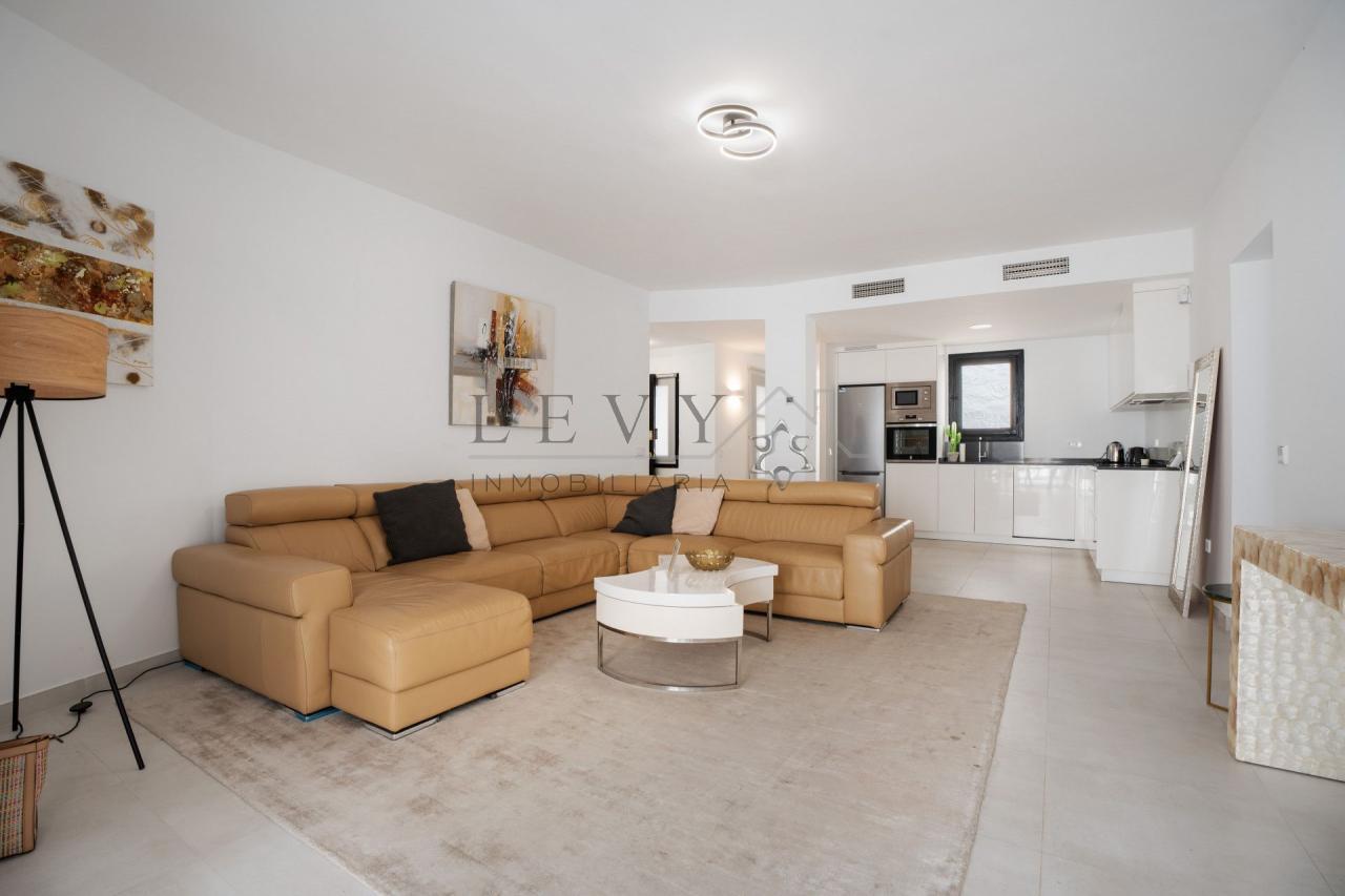 175507892805700165151_175507873741 Apartamento en Playa El Duque Puerto Banús Marbella