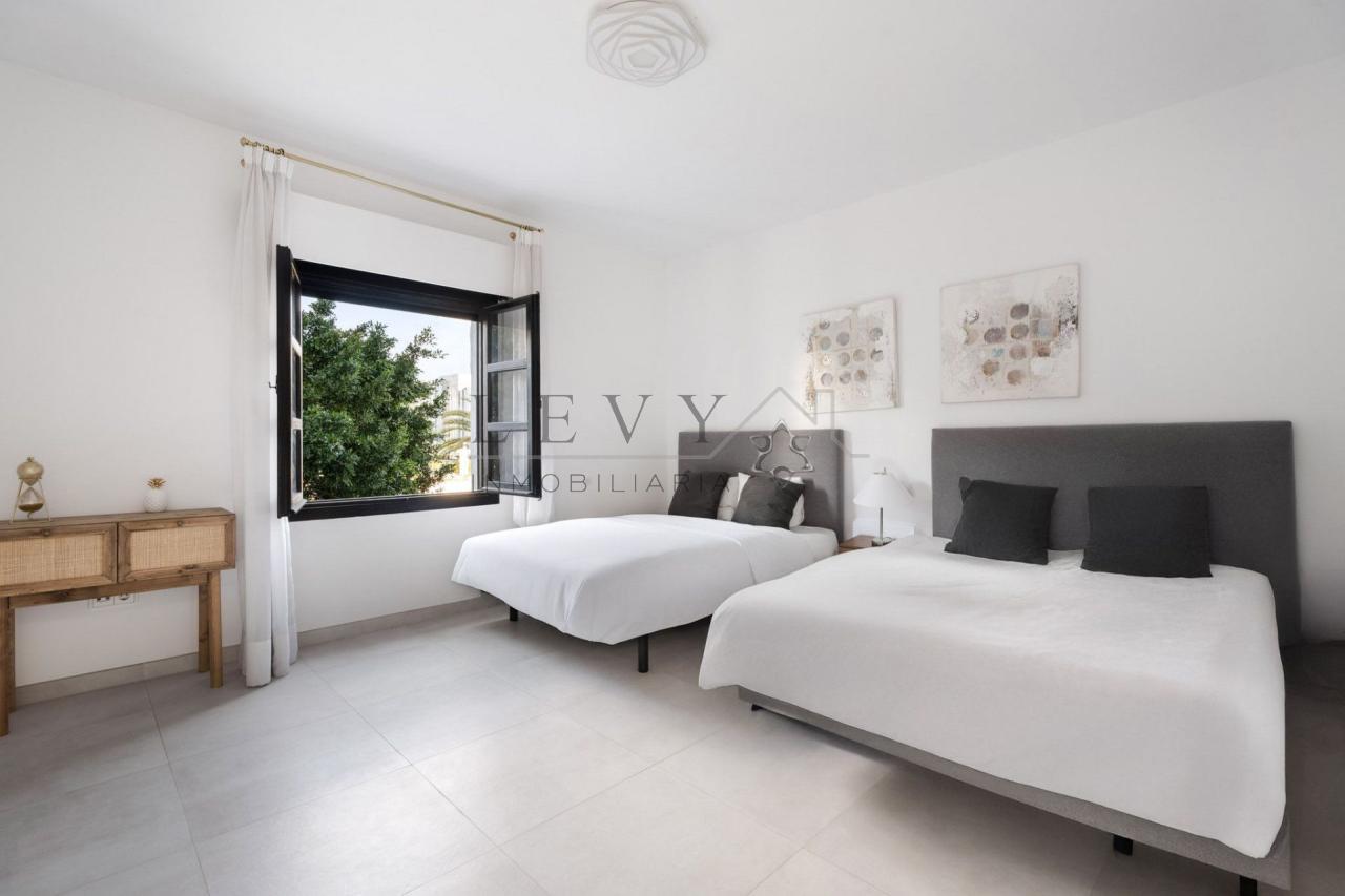 175507892813900165151_175507873941 Apartamento en Playa El Duque Puerto Banús Marbella