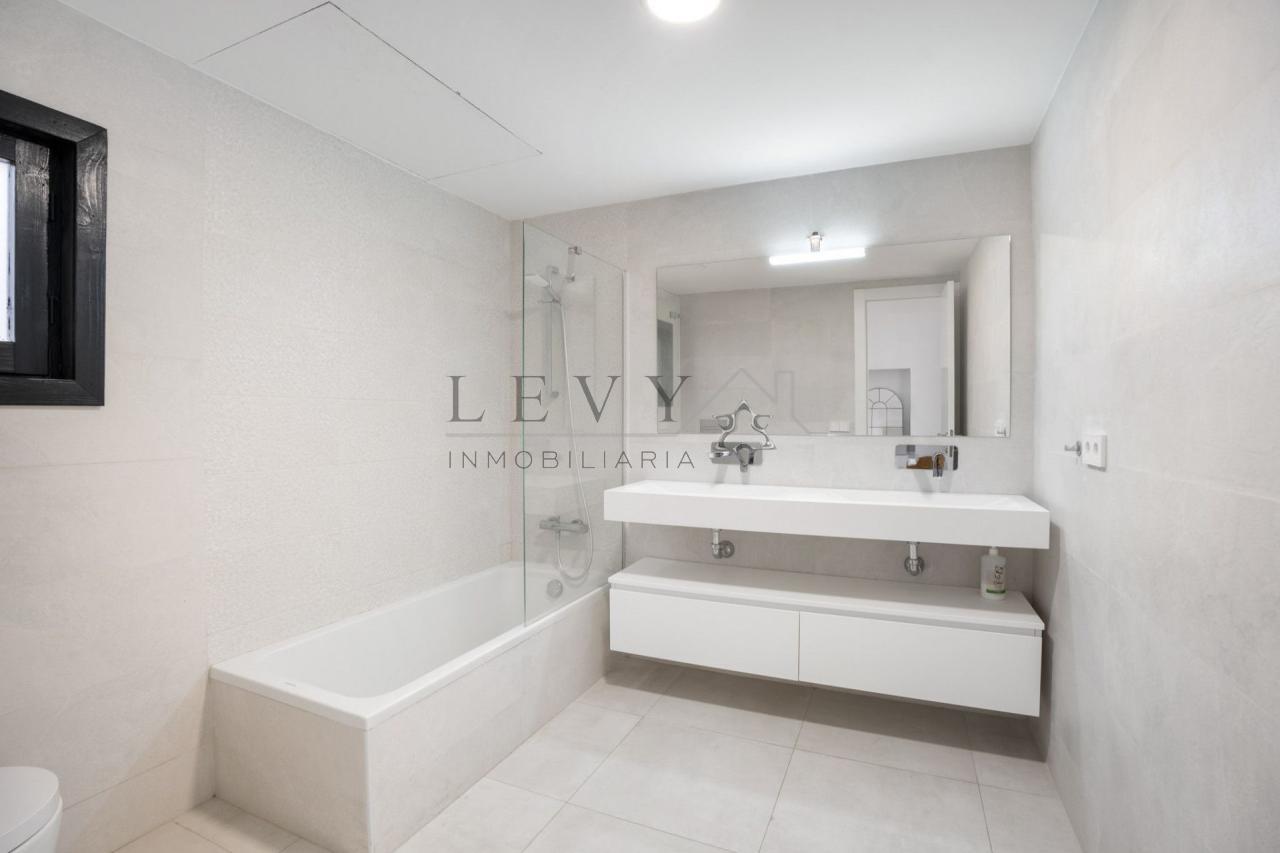 175507893108500165151_175507874694 Apartamento en Playa El Duque Puerto Banús Marbella