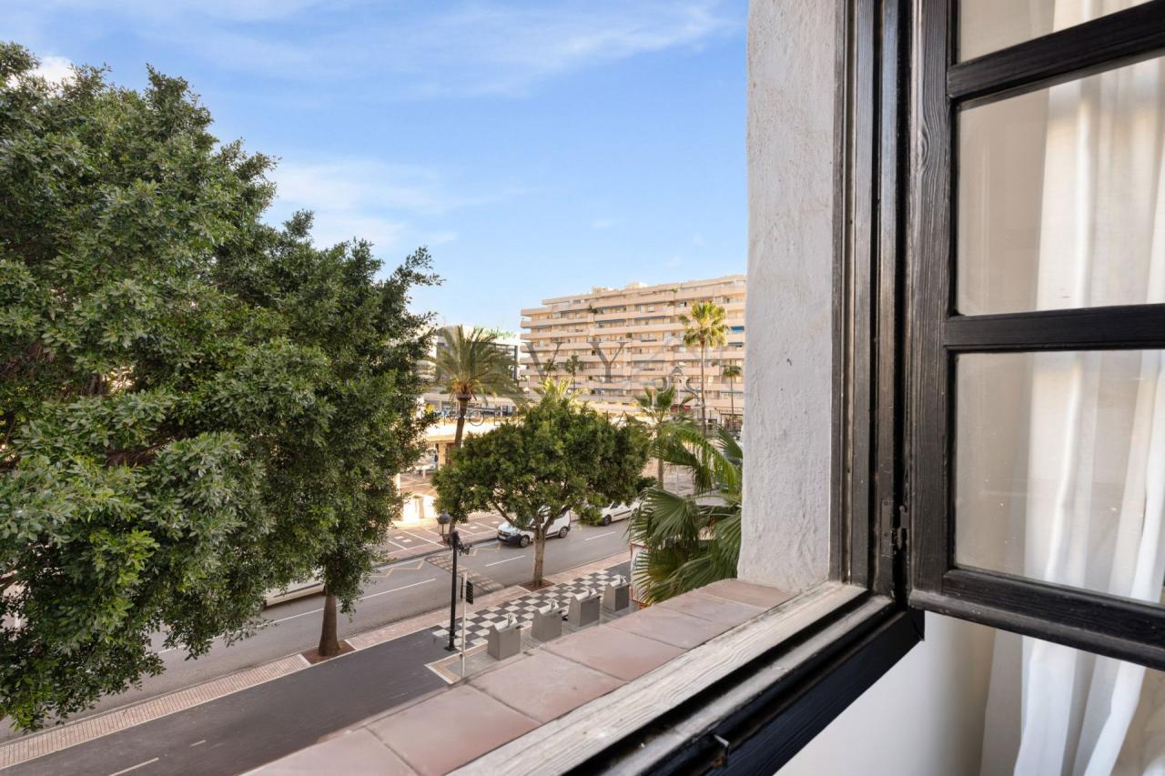 175507893595000165151_175507877039 Apartamento en Playa El Duque Puerto Banús Marbella