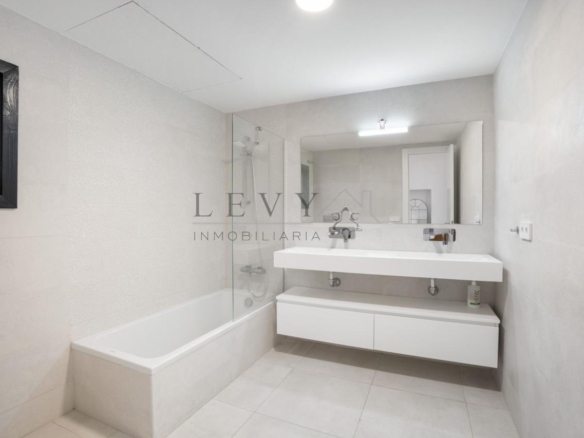 Apartamento en Playa El Duque Puerto Banús Marbella