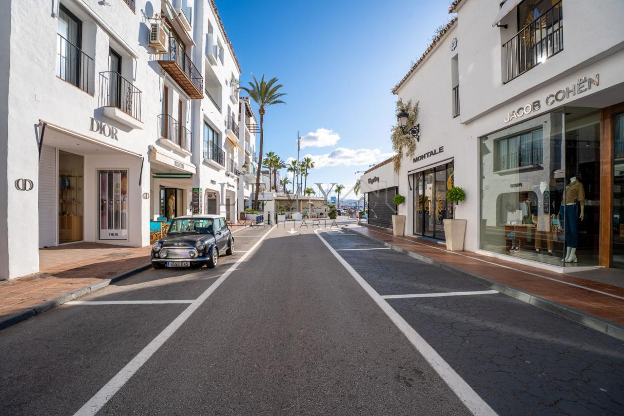 175507894155800165151_175507880714 Apartamento en Playa El Duque Puerto Banús Marbella